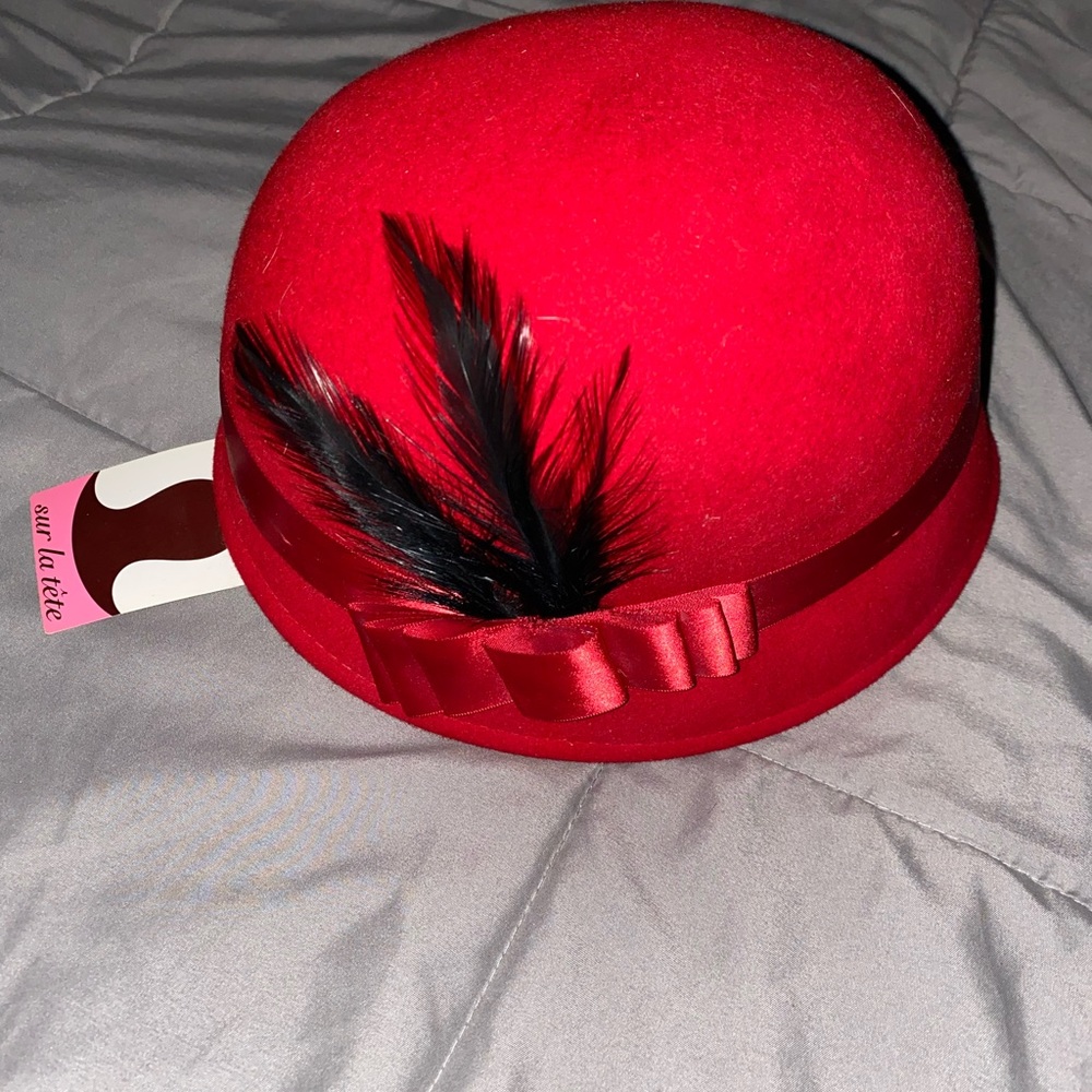 Chloe Cloche Red Hat